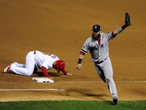 Kolten Wong of the Cardinals gets picked off first base to end game 4 of the 2013 World Series.